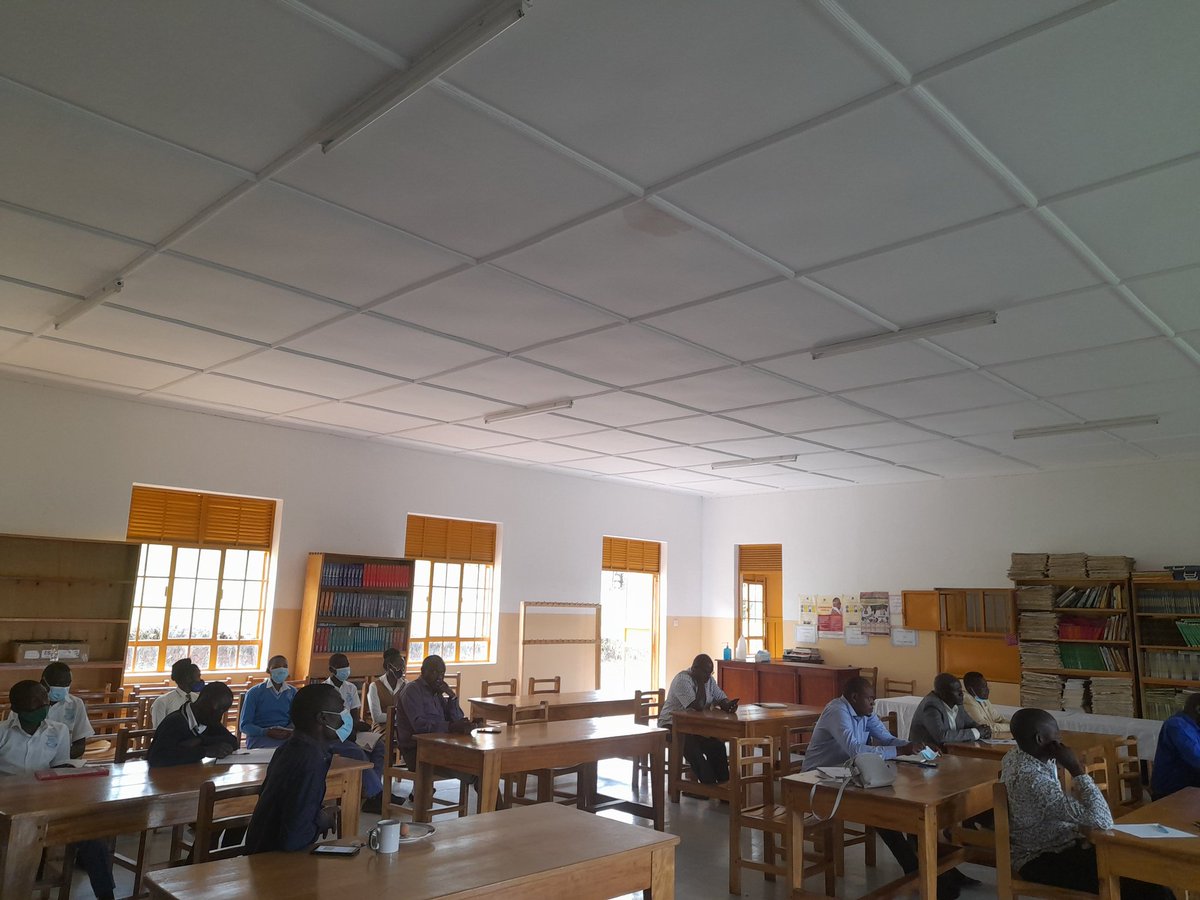 IRCWASHUg's tweet photo. IRC Uganda has rolled out a #SchoolWASH program with @KabaroleDLG to model excellent water sanitation & hygiene services in schools. Ongoing, orientation of School Boards/Management Committes & learners' health clubs on school WASH governance & peer learning.
#SDG6
πΈ Rusekere https://t.co/vNvqJhK50S
