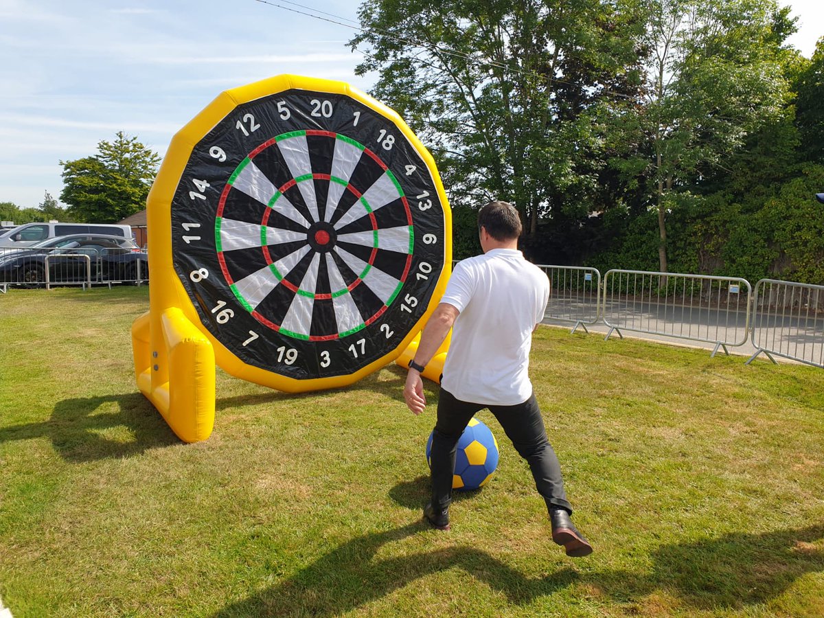 _RobOnTheRoad_'s tweet photo. Its a busy event here @LeicesterRaces members of the Armed Forces Community travelling from all areas of the UK and beyond, meeting with a vast array of sectors.
@ChevronTM @FballFunFactory @2OSGRLC @_BFRS_ https://t.co/RF1yaTSaT9