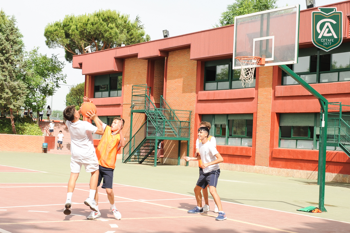 c_losangeles's tweet photo. ☀️ Esta mañana nuestros alumnos de Secundaria han participado en el Rey de la Pista organizado por la Agrupación Deportiva ADESO 🥳🥳 Podéis ver algunas fotografías en: https://t.co/Q9z7gItgfy @LosAdeso #colegiolosangeles #getafe #educacion #deporte @DeporteGetafe https://t.co/WuGW15NFXx