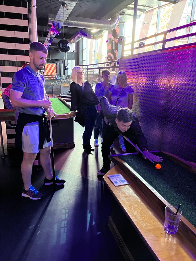 VUEgroupUK's tweet photo. Last night our finance and HR teams had a #social at @RoxyBallRoom ๐
Finance kept score while HR insisted itโs the taking part that counts - weโre nervous to ask who won๐
Want to find out more about working at VUE? Take a look: https://t.co/1TwJruNWOI
#oneteam #teamVUE https://t.co/APlqF2VzDZ
