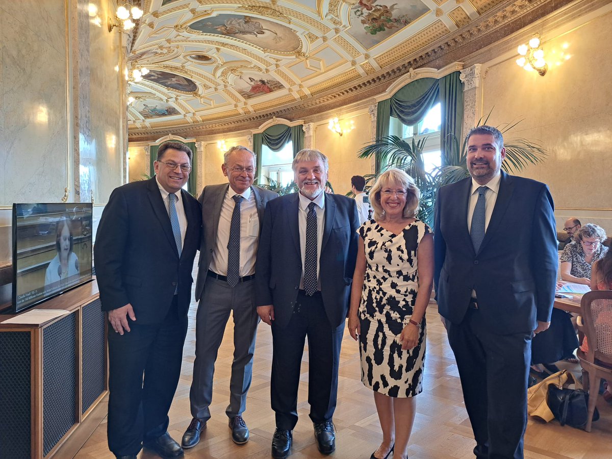 PLR_VD's tweet photo. En direct de @ParlCH: notre nouvelle délégation #PLRVD !

Une équipe de choc aux profils variés avec un seul but: servir les Vaudois et les Vaudoises ! https://t.co/ps5asvca33