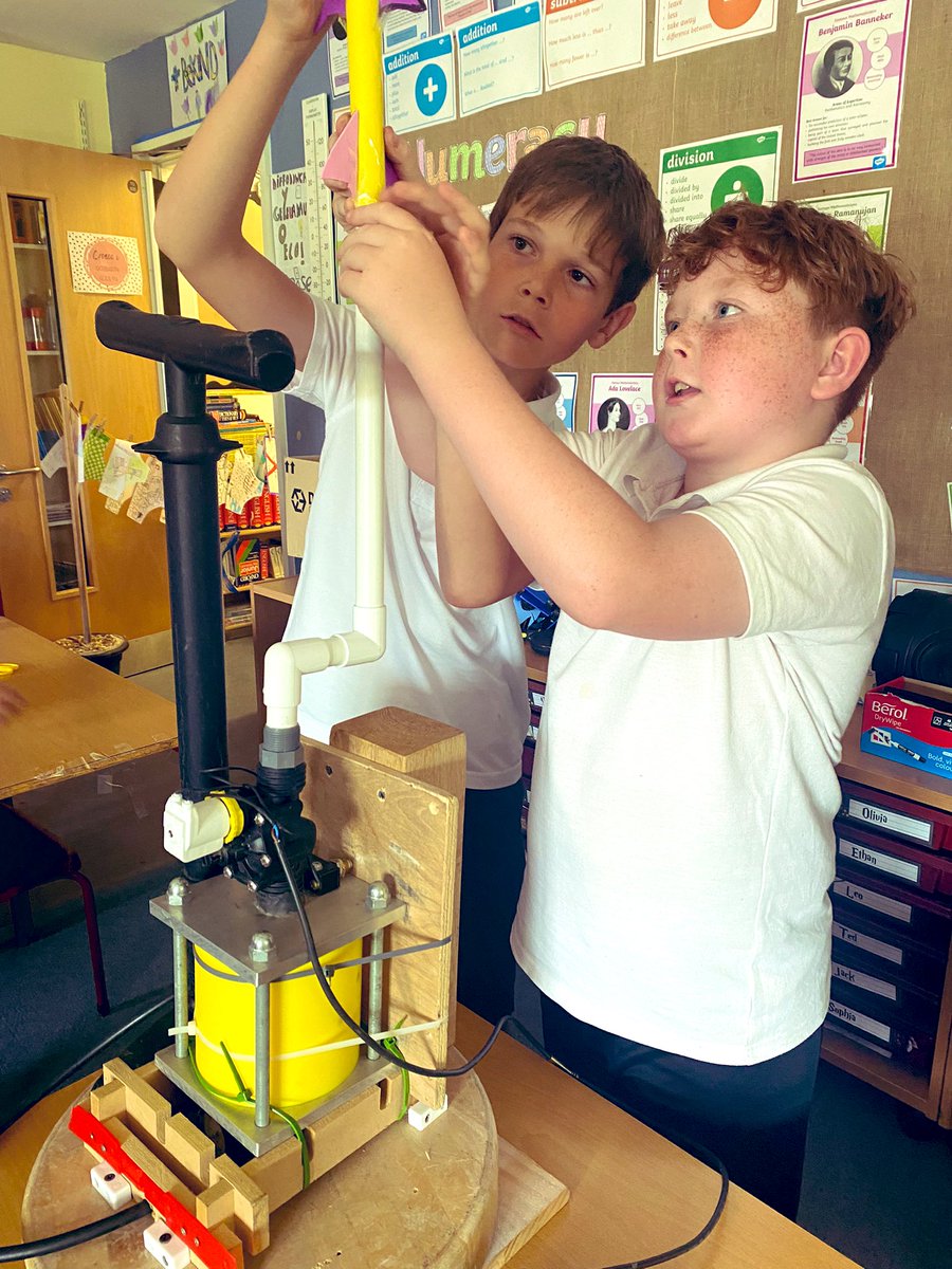 YsgolBrynCollen's tweet image. Now Dosbarth Glaslyn are working on aero-dynamic rocket design! 

We can’t wait to try out the rocket launcher on the school field 🚀💥 

#STEM #rocketdesign