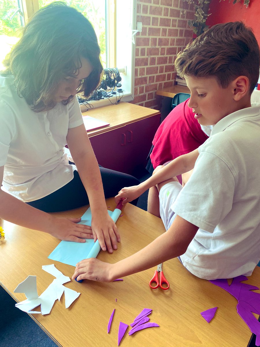 YsgolBrynCollen's tweet image. Now Dosbarth Glaslyn are working on aero-dynamic rocket design! 

We can’t wait to try out the rocket launcher on the school field 🚀💥 

#STEM #rocketdesign