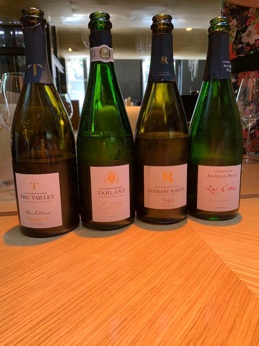 Catando champán 🍾 con #terroirChampenois ! <a href="/Tarlant/">Champagne Tarlant</a> siempre grande. #muyfan