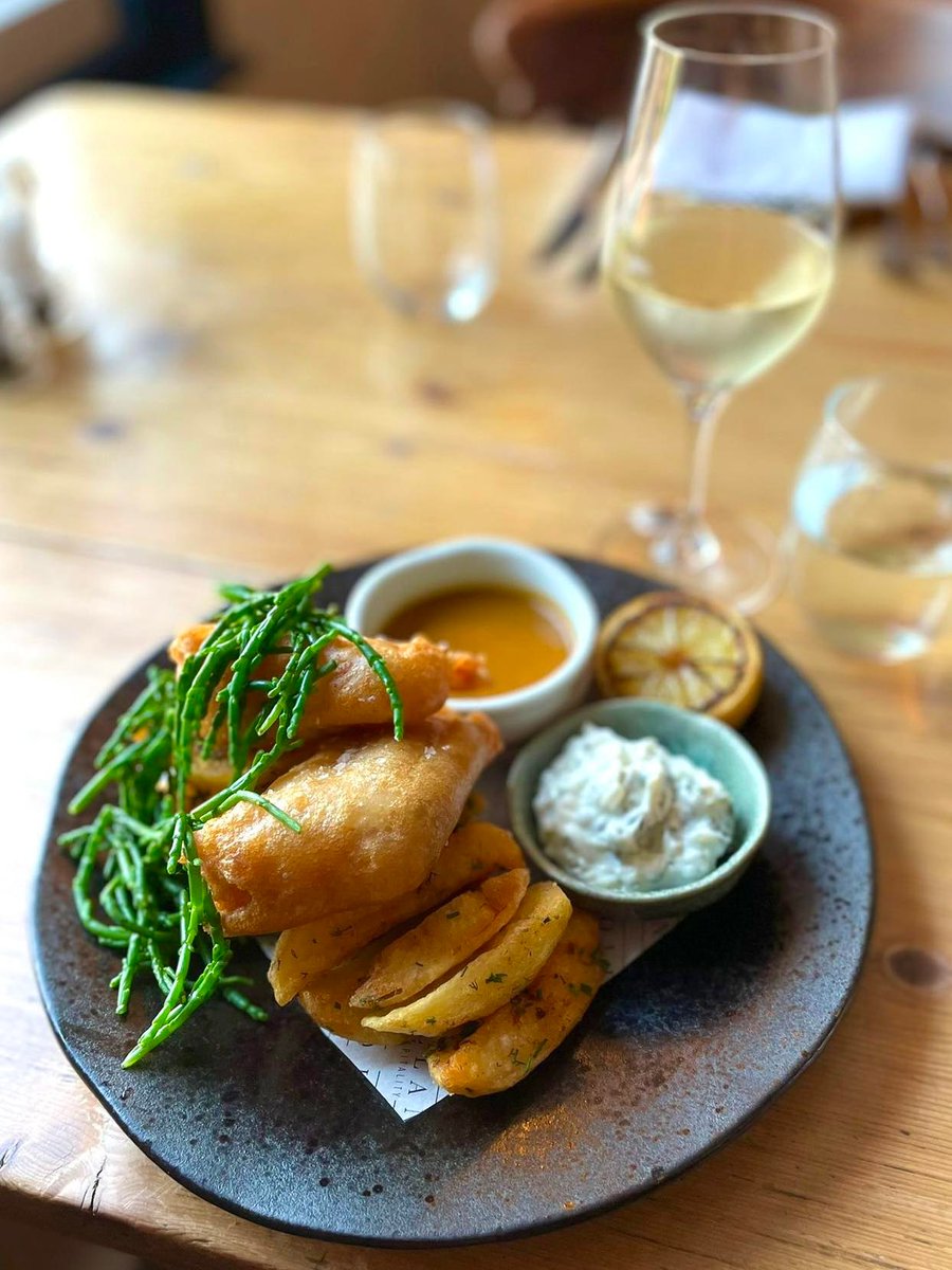 ****FRIDAY Set Menu SPECIAL**** with a FREE Pint or Glass of House Wine JUST £19.95. #whatabargain ! Main Course: Beer Battered Hake-Triple Cooked Chips, Chip Shop Curry Sauce Samphire, Tartar & Lemon Dessert: Sticky Toffee Pudding Caramel Ice Cream-Candied Pecan Crumb
