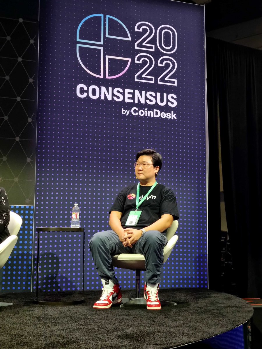 shin_novation's tweet photo. During my panel @consensus2022 I talked about #reputationtokens as a way to govern social behavior online.  🟢/🟡/🔴 tokens could be assigned to behavior to moderate behavior like referees in soccer.  We need more thinking to develop decentralised societies. #desoc #coloredcoins https://t.co/4q4B3YZ4l9