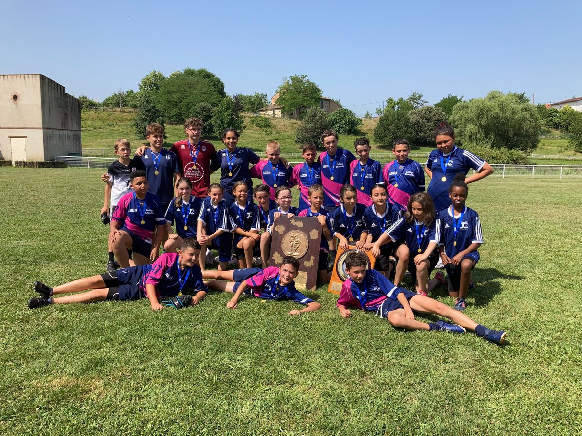 Unss47's tweet photo. 100 élèves ont bravé la chaleur lors du tournoi des Pays - Planète ovale 2022.

Merci à la Mairie du Passage d'Agen pour les terrains, @unss_national. https://t.co/Tsdseuy3Y0