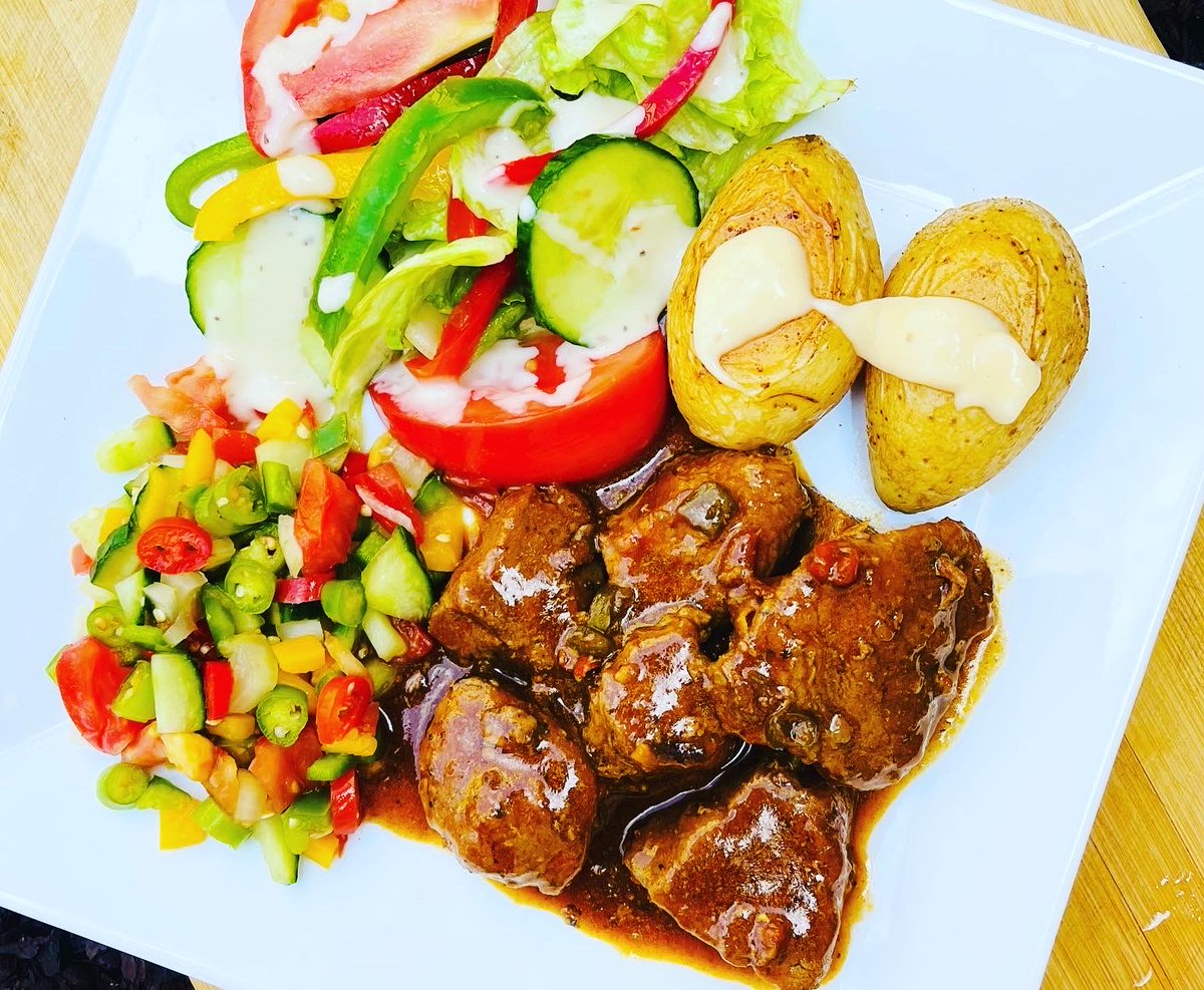 NevariMpho's tweet photo. Lunch served ๐๐
Nothing hectic ๐๐๐
Beef stew๐ฅฉ, Potatoes ๐ฅ and some green
#MagicKitchen
#Bluza_za
#ITISNOWORNEVER
#WORKINPROGRESS
#CONSISTENCY
#DEDICATION
#DETERMINATION
#BEKINDTOYOURSELF
#KEEPTHEFAITH
#ITISWELLWITHMYSOUL https://t.co/CYE1XmLvyP