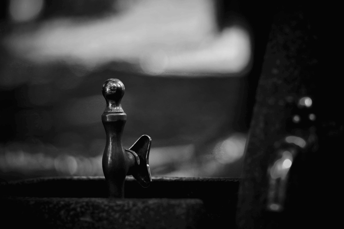 DrYamanouchi's tweet photo. 📷今日のイチマイ-37📷
『水飲み水栓』
Leica M-P+
IBERIT 75mm f2.4 Limited edit Red(2019)
予報と違い涼しい1日だった...
#Leica #公園 #IBERIT
#モノクロ #monochrome
#写真で伝えたい私の世界
#キリトリセカイ #photography
#カメラ好きな人と繫がりたい
#写真好きな人と繋がりたい https://t.co/1qaKLURE8S