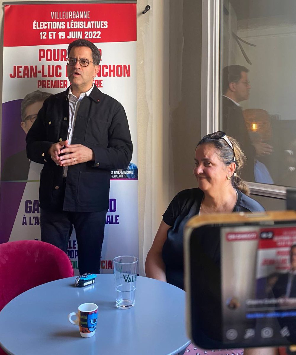 ✌️ Conférence de presse du second tour avec <a href="/GabrielAmard/">Gabriel Amard</a>.

Dimanche, votons pour les candidat(e)s de la #NUPES !

#Législatives2022 #JeVote