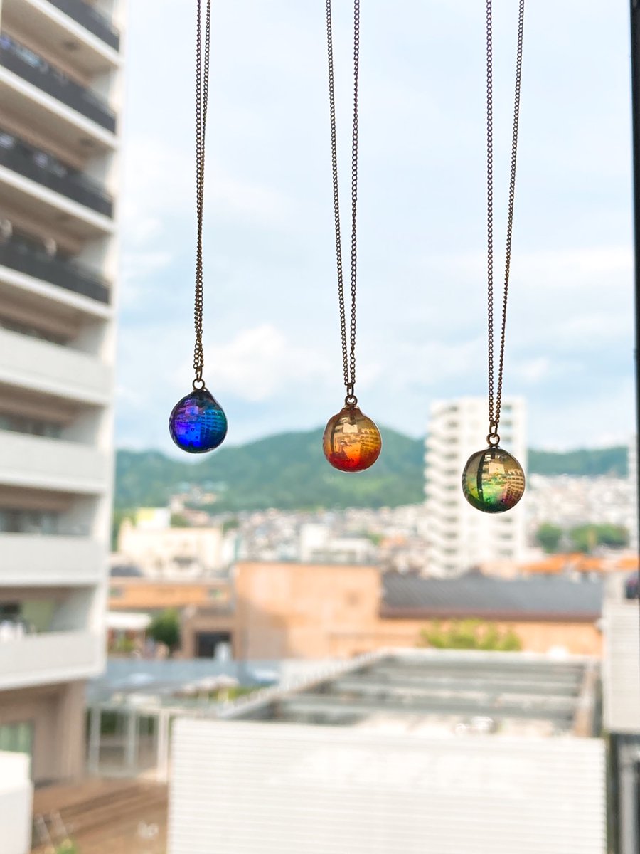 handmade1214's tweet photo. レジンシャボン玉🎈

色が濃いかったかな？？薄いのも作ってみます✨

#レジン #ハンドメイド https://t.co/PVbxOyp24N
