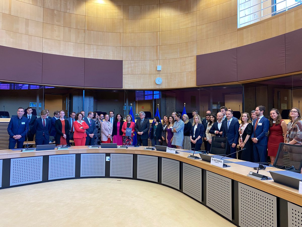 DOTEurope's tweet photo. Optimism all around, now that we have a new way of tackling disinformation online!
#codeofpractice #disinformation @DigitalEU https://t.co/CrE0iAPIsm