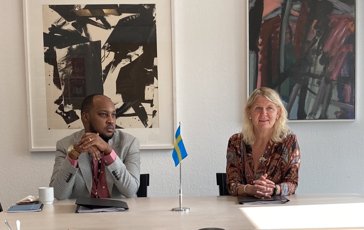 Proud moment! @NARwanda became today the Embassy’s first core funding partner in Rwandan civil society. The partnership will strengthen NAR’s ownership of its strategy implementation, build its capacities & work strategically with others in civil society 
#DriveforDemocracy