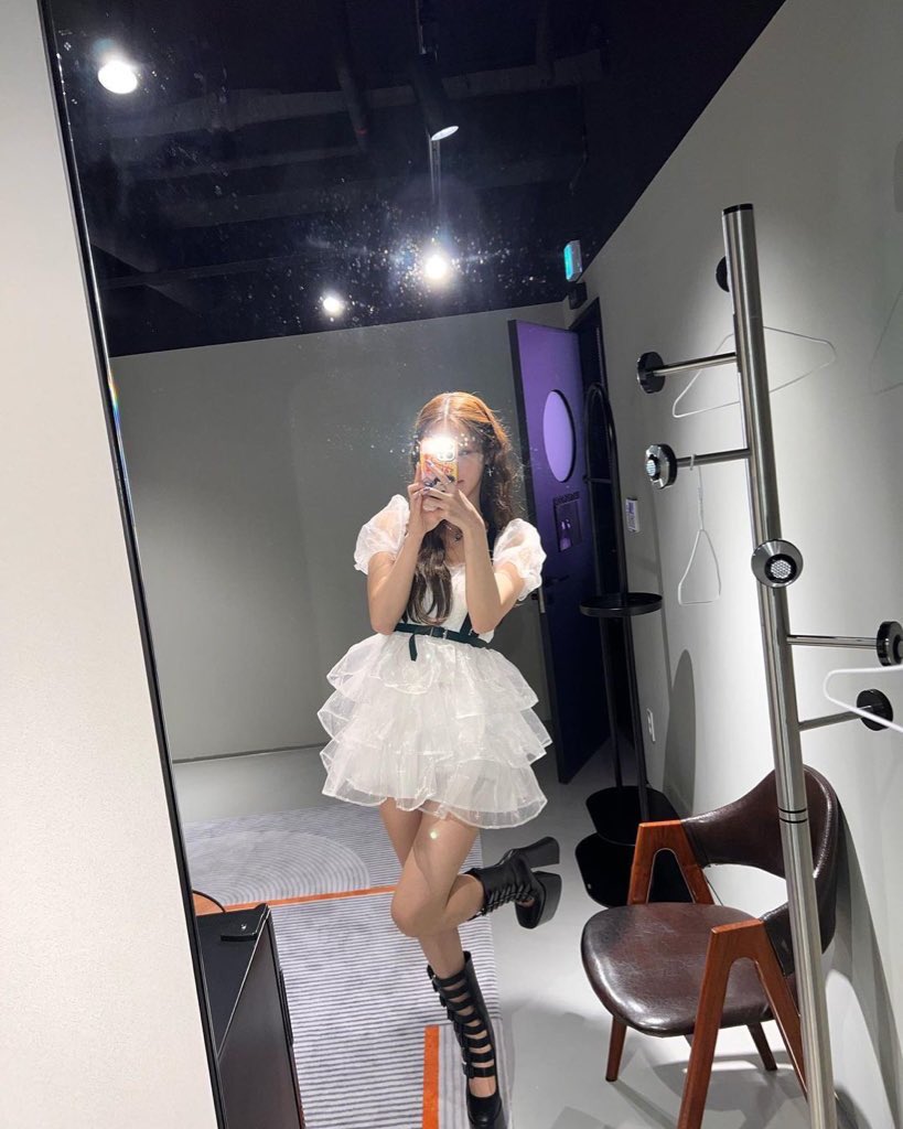 2yeonpic's tweet photo. MONSTER HIGH HEELS. https://t.co/eyGDXg0oMQ