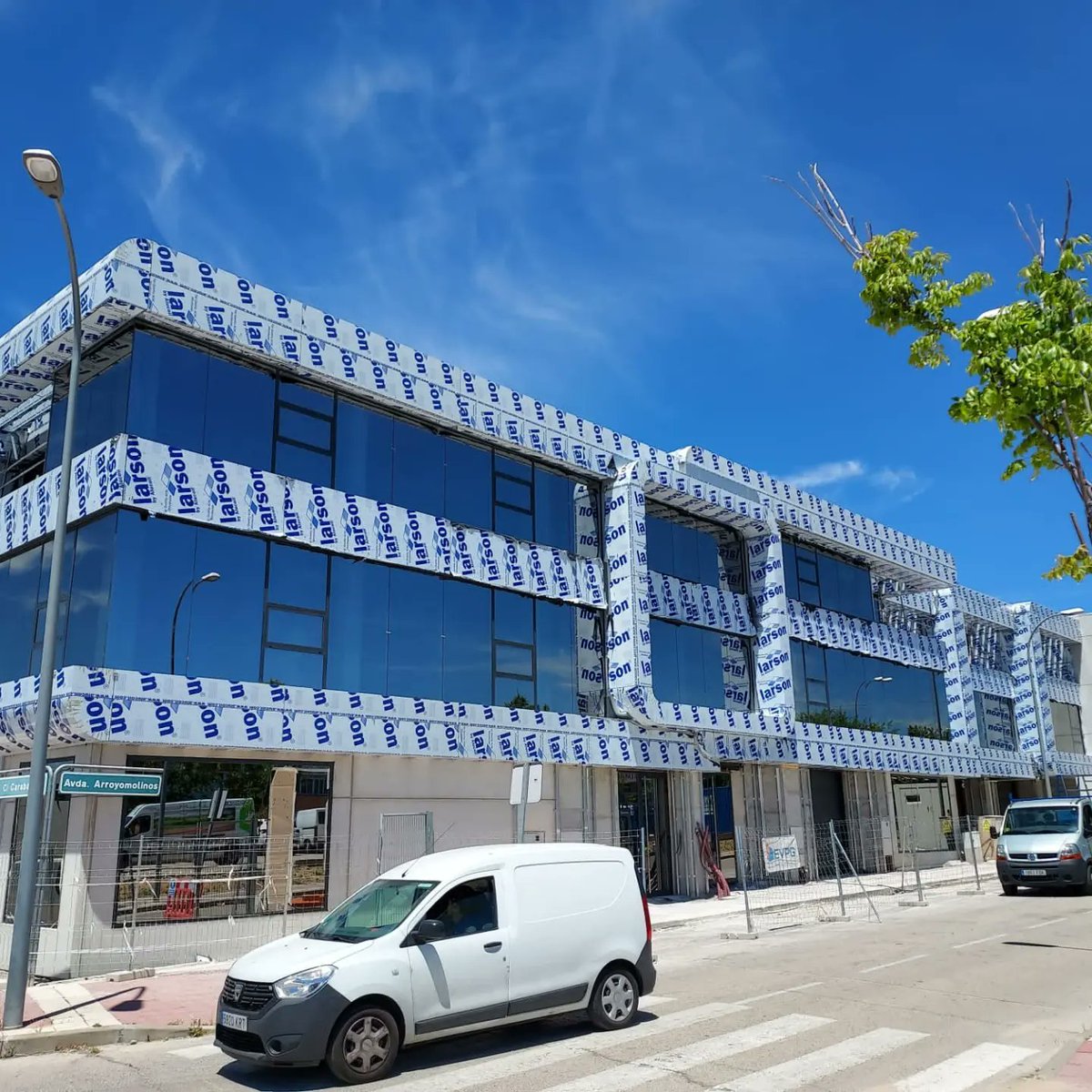 Levidrio's tweet photo. [Proyecto] 1.000 metros cuadrados de doble acristalamiento con control solar ST120 y vidrio laminar 4+4 para Desarrollos y Proyectos New Building y Resgreen.

#AmpliamosTuEspacioVital https://t.co/U36hg5cNsT