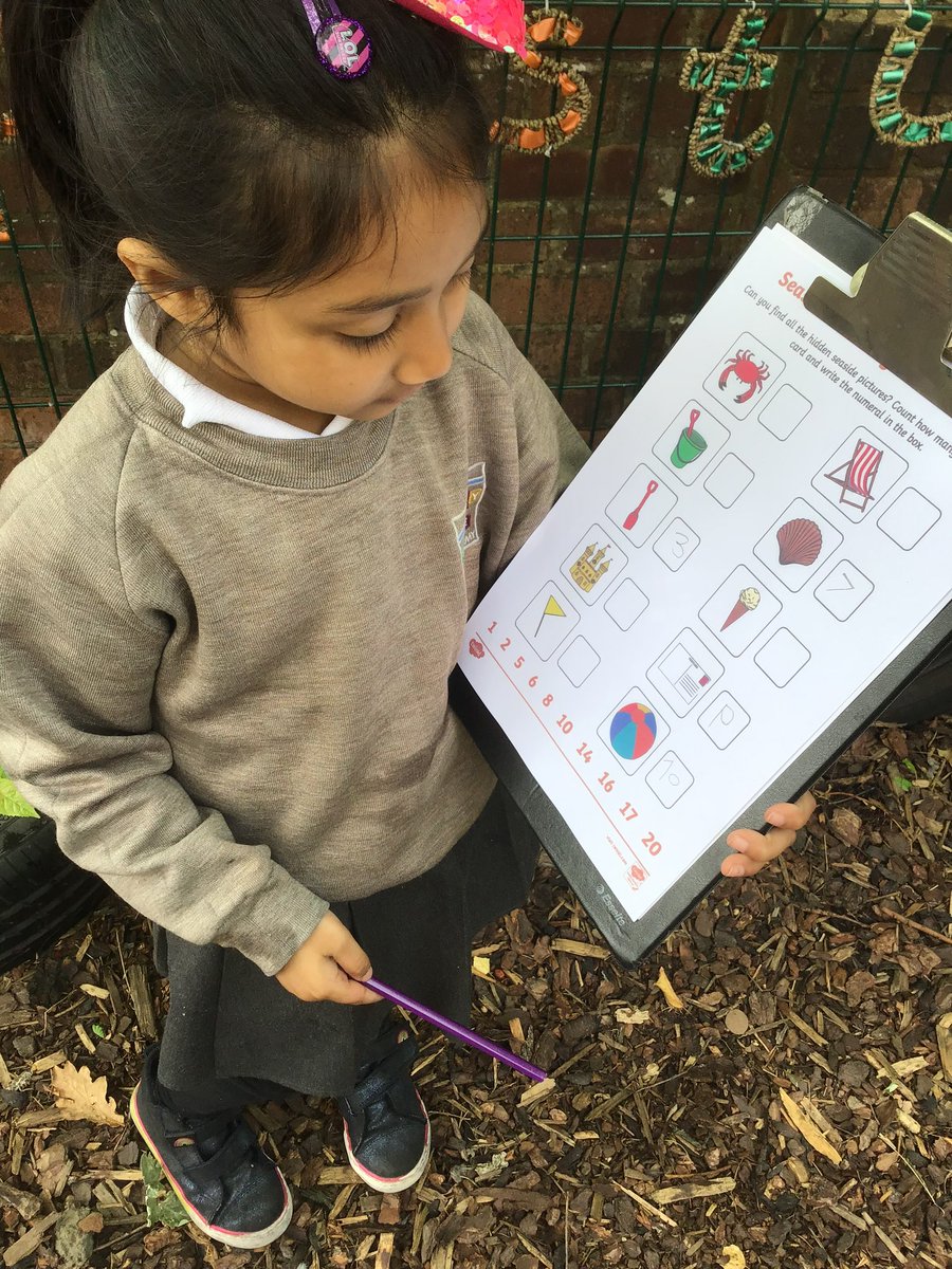 MrsGriffiths7's tweet photo. Loving the seaside counting treasure hunt this week! @StanleyGrovePA #counting #numbers #numberhunt @eyfs_twinkl https://t.co/B1xYzVQg4x