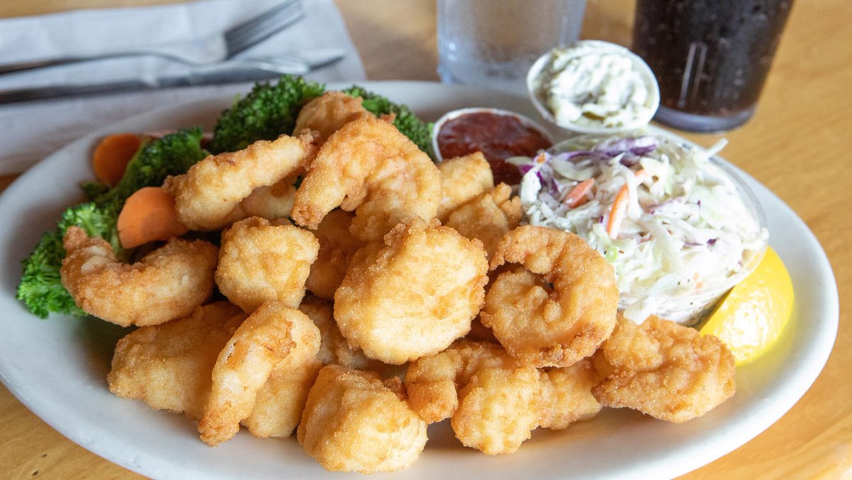 LJFishTale's tweet image. Thanks for the review on our Lenny &amp;amp; Joe's Two Way Fried Combination! So many customers enjoy having 2 choices. 

"The fried combo is awesome, get to try two things! I love the shrimp and oysters. Both are amazing. Cole slaw is top notch as well!"
popme.nu/ljsljstwfc3?ut…