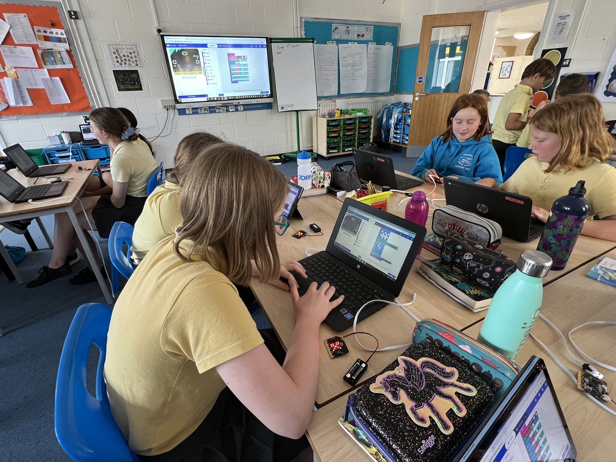 LeechpoolSchool's tweet photo. Year 6 working with Mrs Hunt from Millais coding on computers and then downloading onto microbits to make their own games 💻💻💻 https://t.co/zgQxQAeKPb