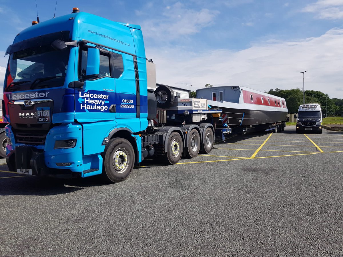 LeicesterHeavy's tweet photo. Wide Beam Barge being delivered to Dumbarton this morning. https://t.co/JH2PRKo5q4