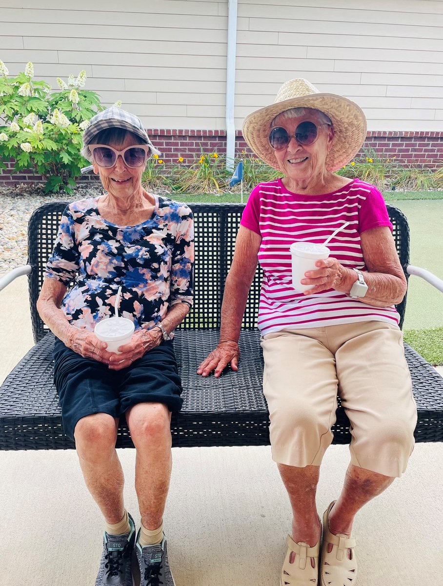 ValleyViewHC's tweet photo. The heat won't stop Irene and Evie from getting their 10 minutes of sunshine... Hats, sunglasses, ice-cold water and all! Be safe if you have to be outside today and try to stay cool everyone! 😎 https://t.co/E3DCnSQ46A