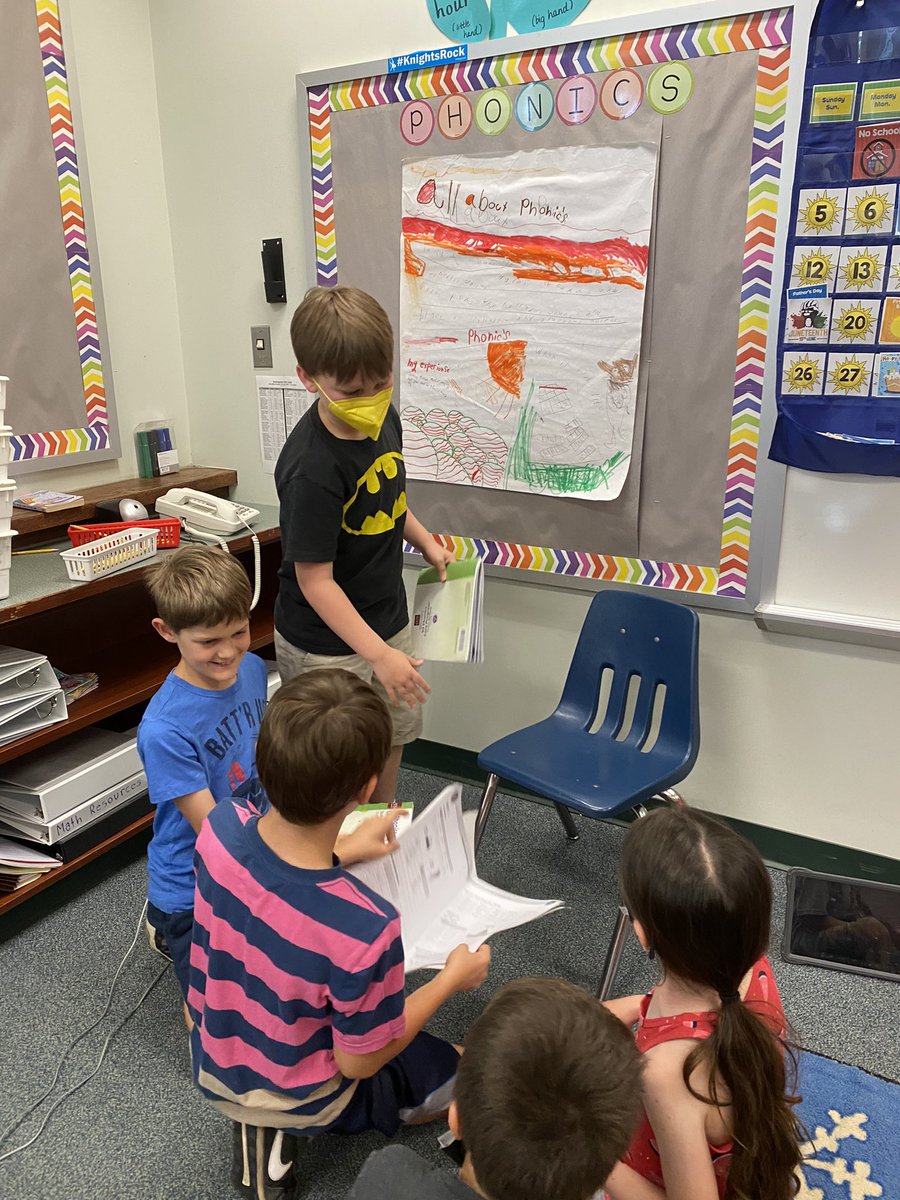 Miss Aronson's Sunflowers 💛 tweet media