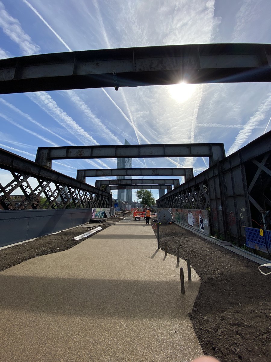 CASTLEFIELD VIADUCT SNEAK PEEK 👀

🧵/1

We were lucky enough to get a sneak peek at the Castlefield Viaduct garden in the sky today as work continues on the urban green space ahead of opening at the end of July.