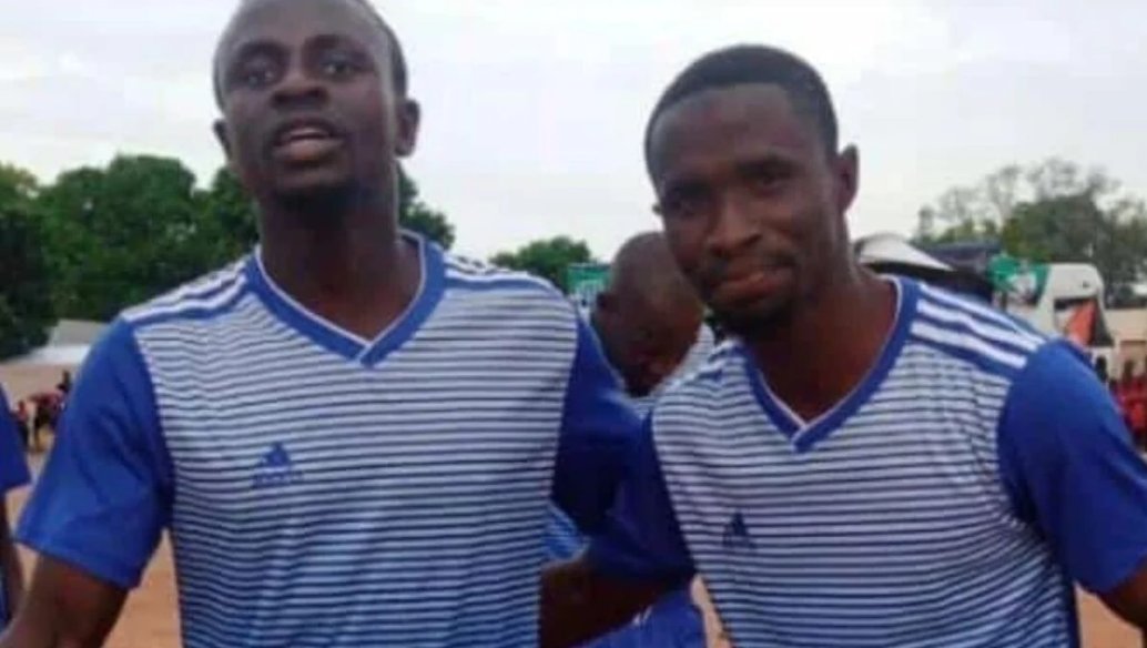 En vacances à #Bambali, <a href="/SMane_Officiel/">Sadio Mané</a> a organisé un match de gala en présence d’autres internationaux actuels ou passés comme El-Hadji Diouf, Papiss Cissé et Mbaye Diagne.
#Sénégal #kebetu