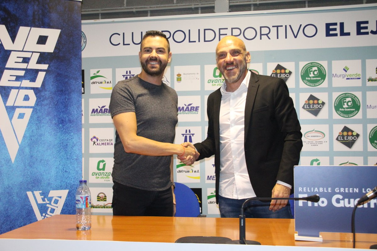 📡DAVID CABELLO📡

Imágenes de la presentación oficial de nuestro nuevo entrenador David Cabello <a href="/dcabello10/">David Cabello</a> esta mañana
 
Colaboran Comerciantes del Poniente,Torresplast Invernaderos SL, Inversiones Eurogreen SL, Baldesanic Consultores SL y <a href="/NaturaFirst/">Natura First</a>

#MuchoPoli