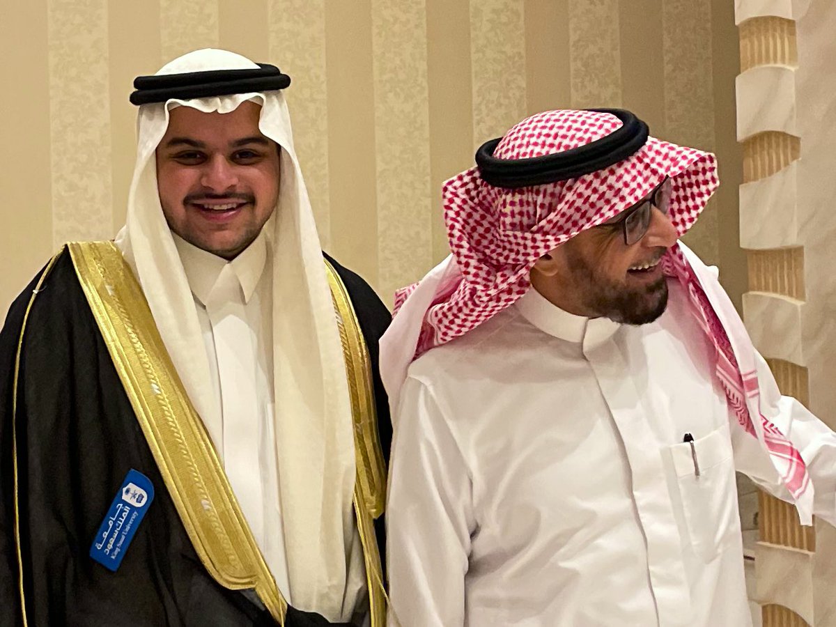 الحمدلله ما تناهى درب ولا ختم جهد ولا تم سعي الا بفضله الحمدلله على البلوغ الحمدلله على التمام ، تخرجت من كليه الحقوق والعلوم السياسية من جامعة الملك سعود ، لم تنتهي رحلة العلم هنا، بل هذه بداية الطريق والقادم أفضل بإذن الله🎓