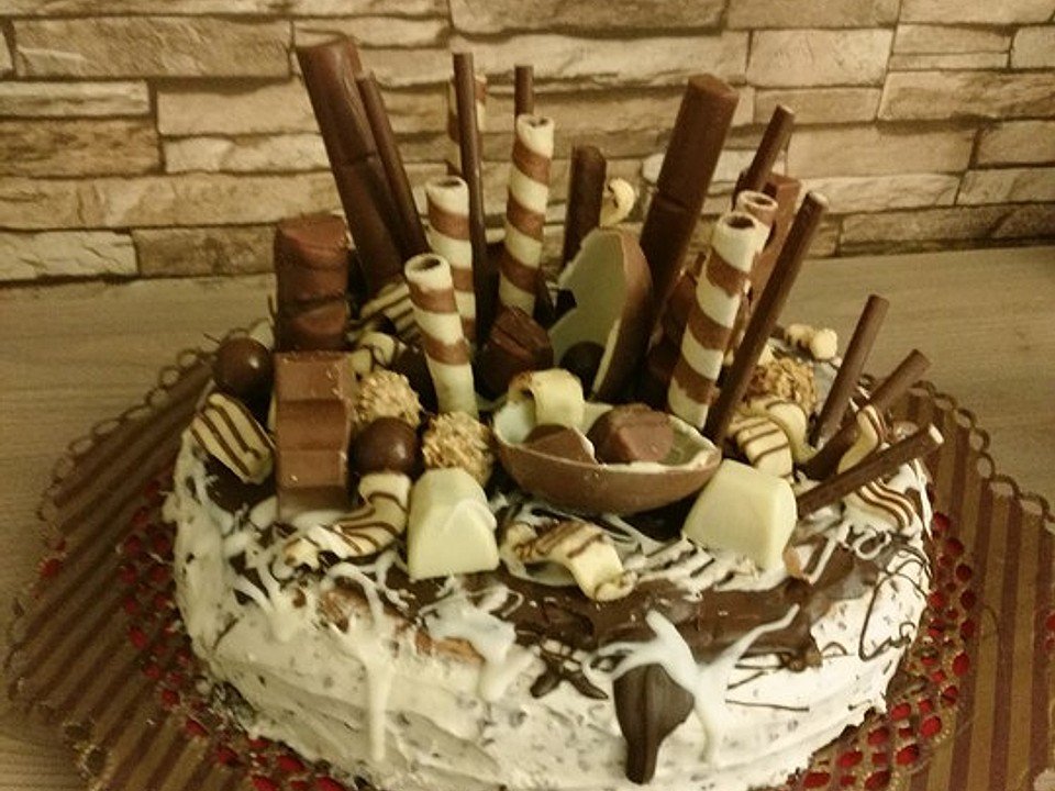 n1kraft's tweet photo. @BakedBerserk @BakedBerserk
#BakedBerserkBakes

Made this a view weeks ago. Its a "Kinderschokolade cake" 😋 https://t.co/Rx7gfsnl6A