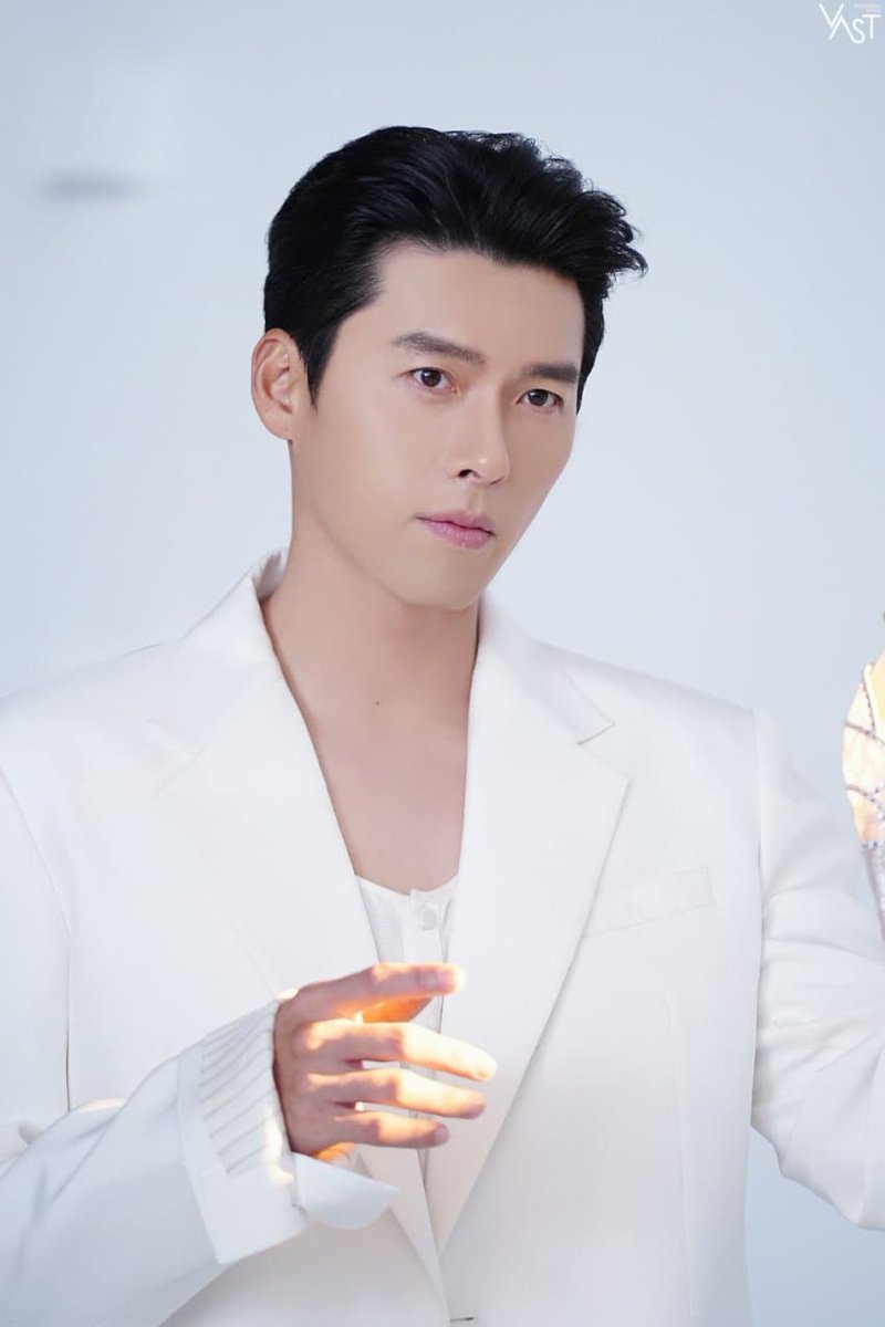 sdwlwngo92's tweet photo. #365일_빈주얼_극성수기 #광고_그런데_눈빛이_서사인
#현빈 #HYUNBIN #ヒョンビン #玄彬
#73Hours #VASTZIP https://t.co/b6e0st9xrw
