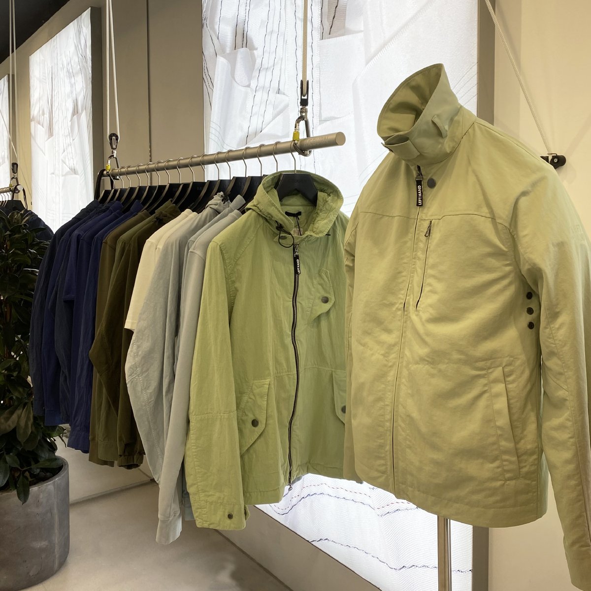 lefthand_sports's tweet photo. The Left Hand Lys Blouson jacket / overshirt made from recycled fabrics, chest pocket, 2 way YKK zip #lefthand #lefthandjacket #lefthandovershirt #raeburndesign https://t.co/LecOV88NLr
