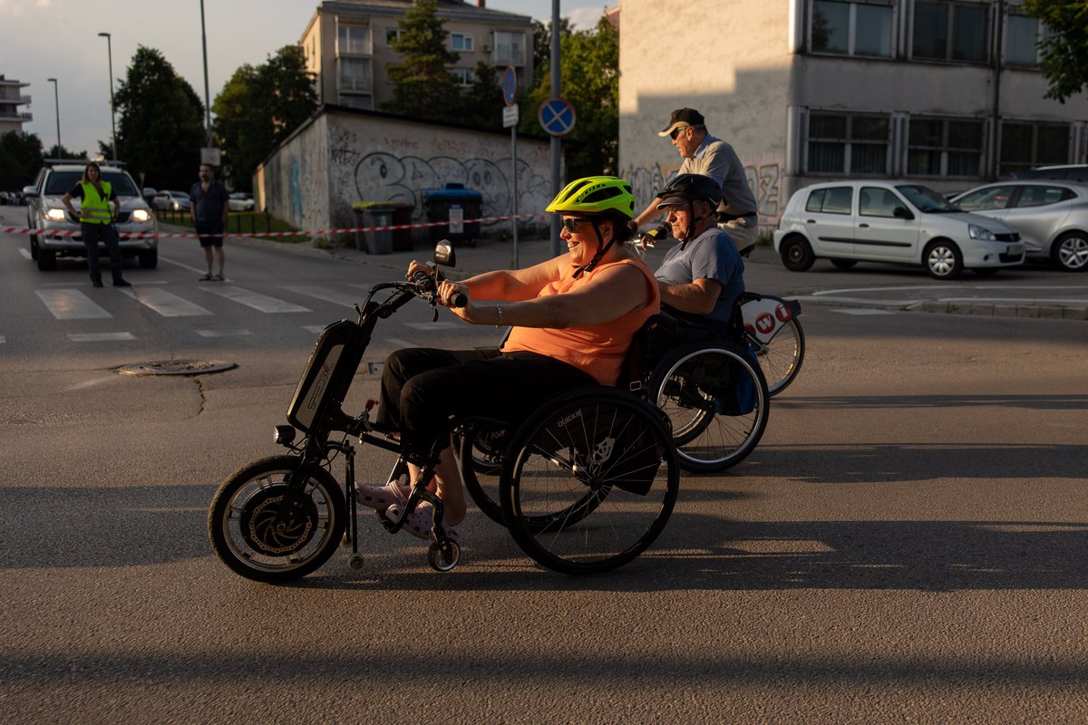 VelocitySeries's tweet photo. Yesterday, our theme, #CyclingTheChange, came to life on the streets of #Ljubljana. #VC22

Thank you to the +7000 #Velocitizens who took part and shared in the spirit of the Velo-city 2022 bike parade. 👏🚲👏🚲 https://t.co/2issRpDgbg