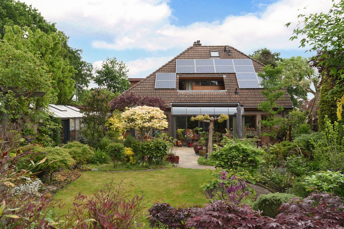 Kerkpad NZ 10-A in Soest
Vrijstaande villa met 208m² woonoppervlakte, 
5 slaapkamers, prachtige tuin op het zuiden, 
perceel 862m². € 925.000,- k.k.
#kerkpad #nvm #funda #woningtekoop #woningsoest
#teamvanwijk #Villa