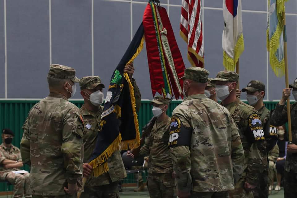 UN_Command's tweet image. The soldiers of the #UNC #JSA Security Battalion alongside UNC/ #USFK/CFC CDR GEN Paul LaCamera have formally farewelled LTC Ric Luce and welcomed new Commanding Officer LTC Chris Mercado. @USForcesKorea