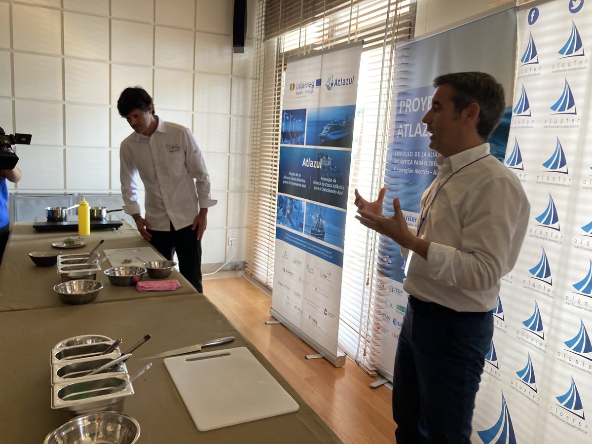 ClusterMMA's tweet photo. Empieza el ‘blue meetcooking’ de #pablovicari de #cataria en jornada de @atlazul en ⁦@puertosotogrand⁩, organizada por ⁦@campusdelmar⁩ y ⁦@ClusterMMA⁩ #gastronomiaazul #cocinaazul #economiaazul ⁦@LumenGastro⁩ ⁦@ExteriorJunta⁩ ⁦@PuertosEstado⁩ https://t.co/aXFg9PDUOP