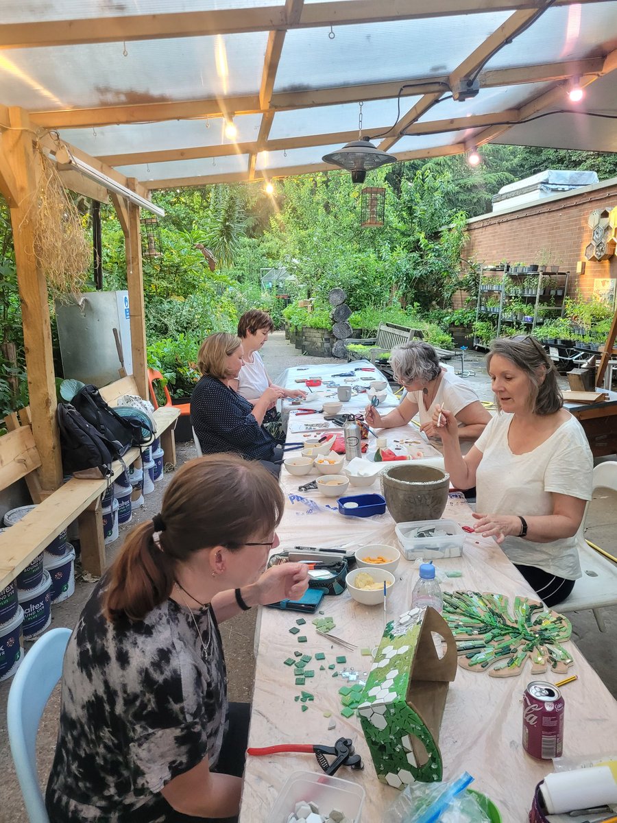 HeartInArt_UK's tweet photo. What a Lovely evening @BeeUrbanLondon with the mosaic maker's. We just love it. ❤️ thanks for coming.
.
.
#Creativetonic #mosaictherapy #relaxchatcreate #eveningclasses https://t.co/fc3OvbMgml