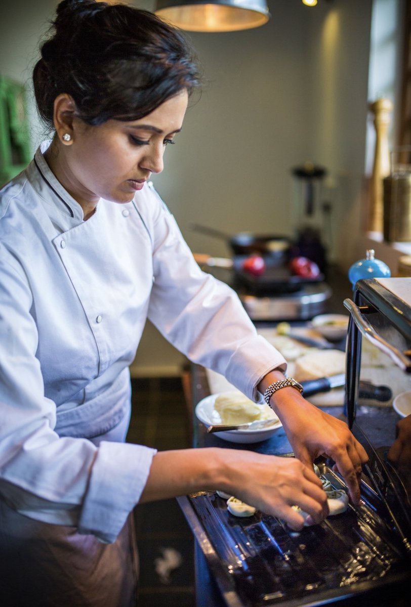 shagunmehra_'s tweet photo. Work is meditation đ§ââī¸. It is a state of trance where the world fades behind and nothing comes in between â¤ī¸đŠđģâđŗ
Do you feel that about your work? #workisgod #cheflife #sukhexperiences #shagunmehra https://t.co/qNLhFZpF9x