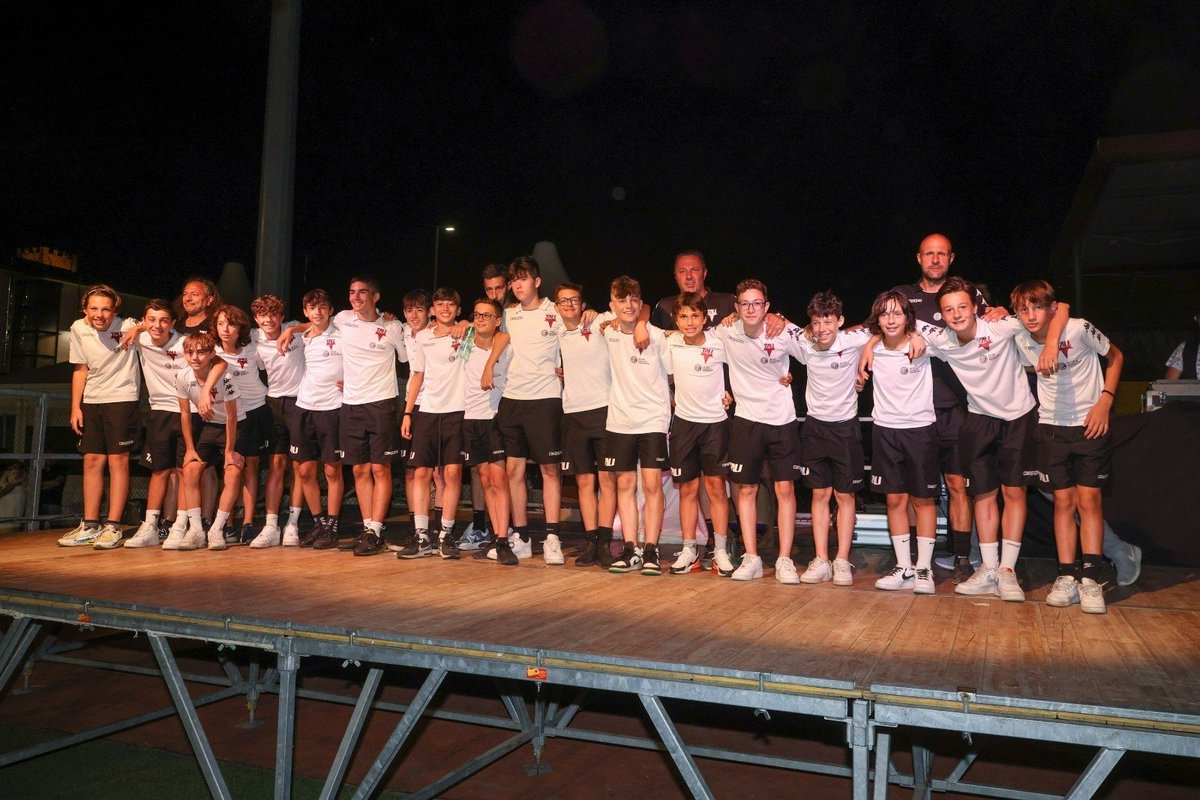 stetobaccelli's tweet photo. ⚽ Ho festeggiato allo stadio di Altopascio con tanti ragazzi e con i dirigenti di questa bellissima realtà sportiva i 30 anni di storia del Asd Tau Calcio e la straordinaria promozione ottenuta. https://t.co/QVTF5hFp4P