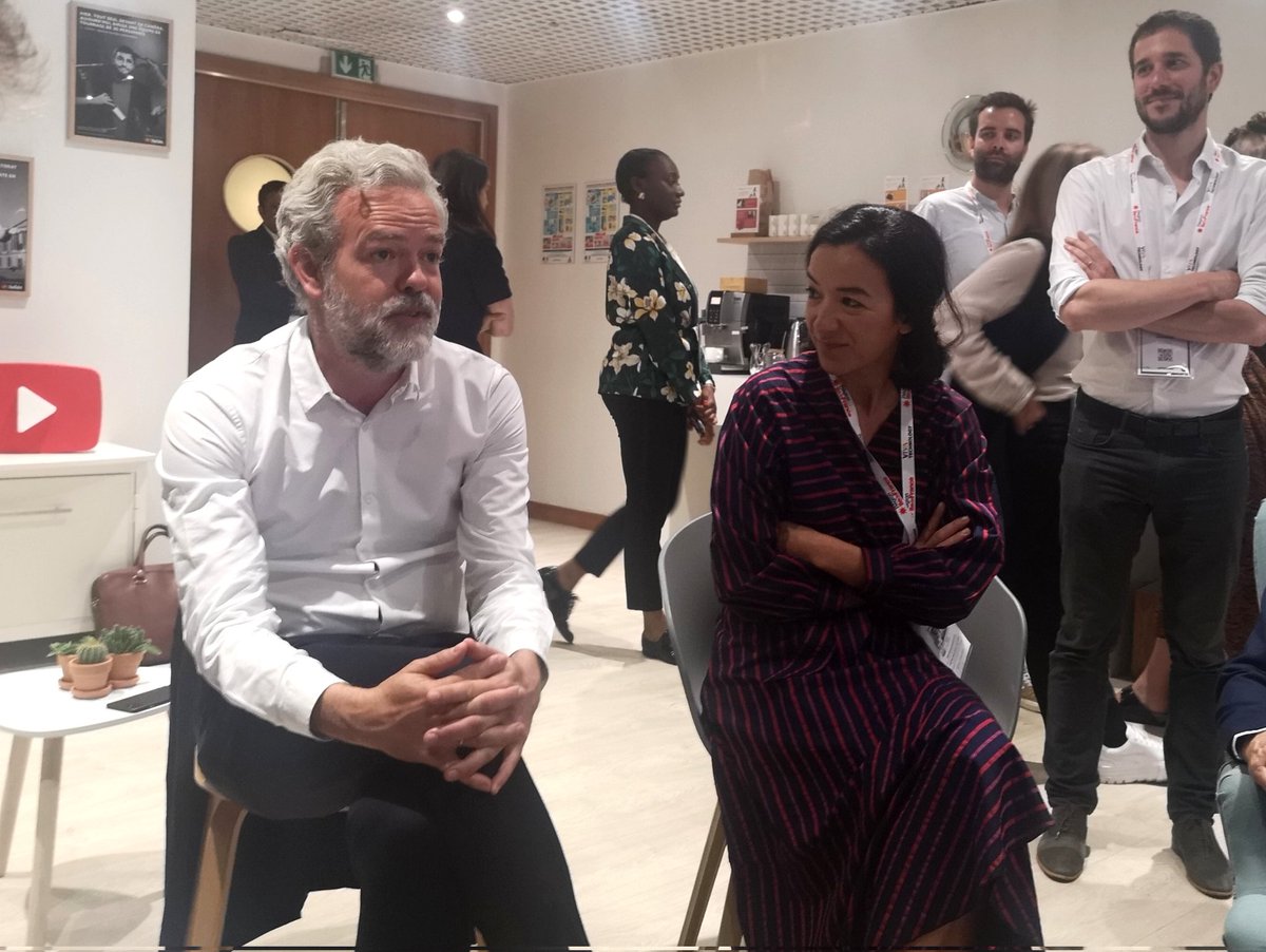 les requêtes sur Google contenant "près de chez moi" ont augmenté de 1200% avec le #covid - Sébastien Missoffe, Directeur général 
<a href="/GoogleEnFrance/">Google en France</a> #VivaTech