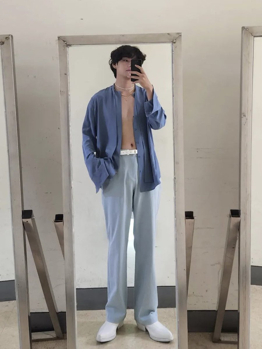 Yonethv_12's tweet photo. เค้าสร้างเรื่องแล้วค่ะทุกคน😭😭 ใจมัมหมีไม่ไหว 🤧แจก50/2คน รีอย่างเดียวค่ะ เดี๋ยวดึกๆมาสุ่ม   #KimTaehyung #BTSV https://t.co/SiUGC8r2Lk