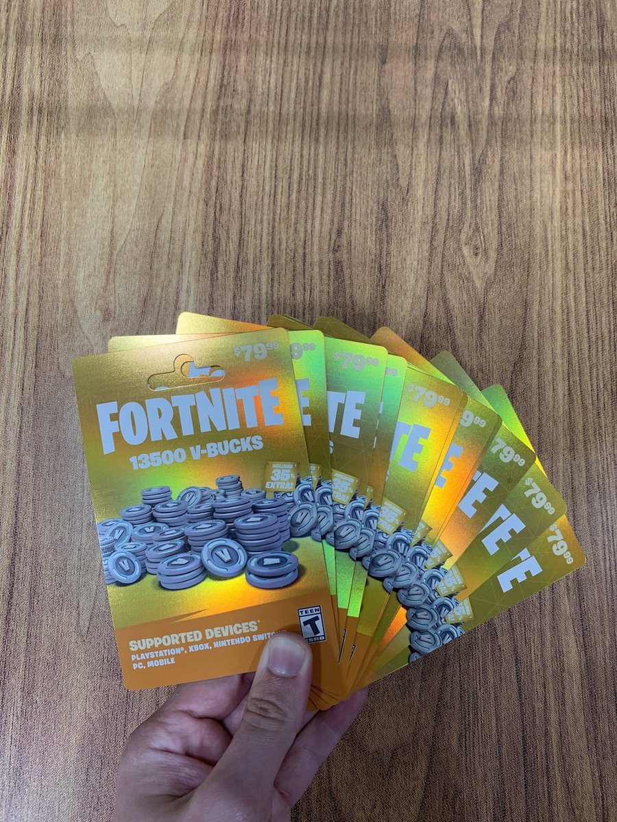PinchGives's tweet photo. Like this tweet if you need 13,500 v-bucks, then check your DMs (Must follow me w/ 🔔) https://t.co/xaTAya9c1m