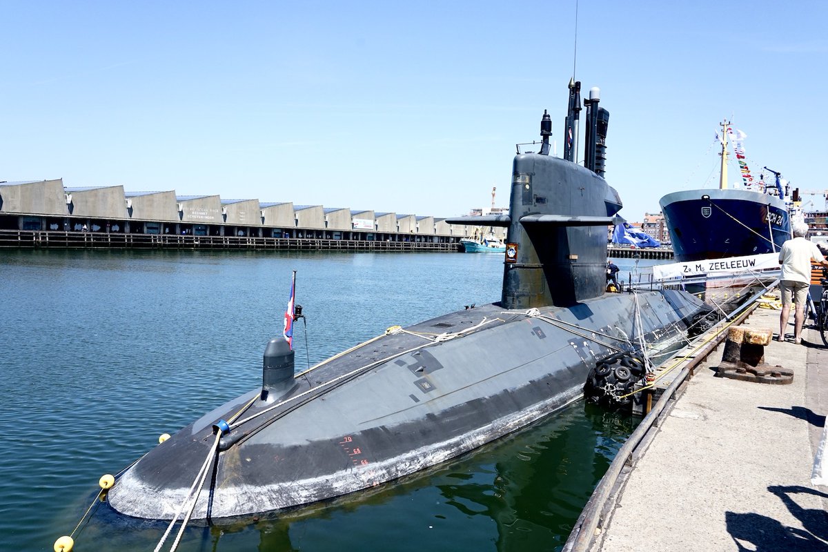 RoelWijnants's tweet photo. Zorreg dat je d'r bij komt, bij de marine, bij de marine 
#Dorus.
Zr Ms Zeeleeuw
#marine 
#krijgsmacht
#Scheveningen https://t.co/nJCtMUNj6u