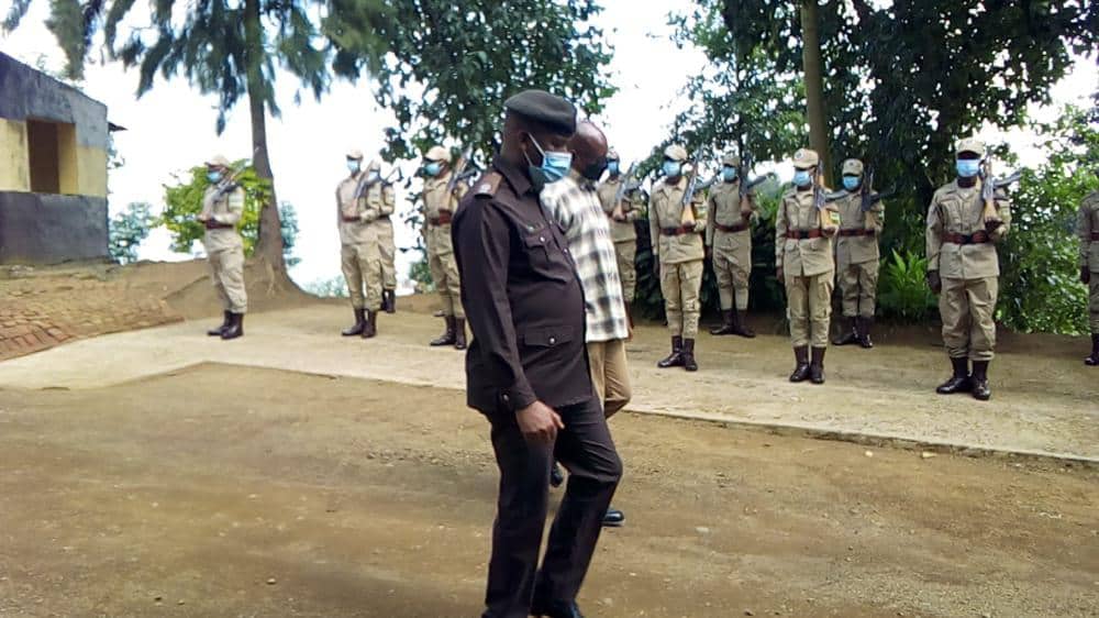 RCS_Rwanda's tweet photo. Today on 16 June 2022, Minister of interior Hon. Alfred GASANA, visited @PrisonRubavu and spoke to the Correctional officers reminding them of their daily responsibilities, to behave better, especially as it requires dedication and honesty in correcting those who break the law. https://t.co/1wghhBLr92