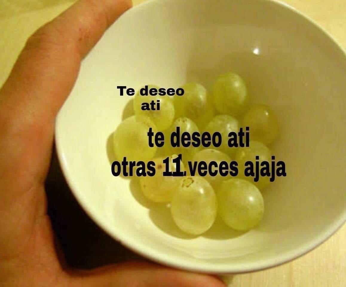 Guarriormantico's tweet photo. Me sobraron once uvas. Te deseo solo a ti bb. https://t.co/ygQnNNfTKj