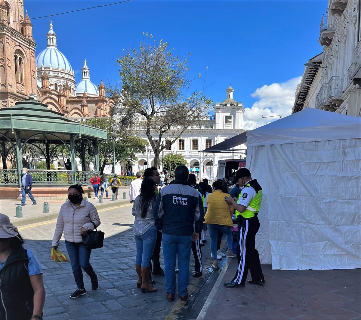 Con <a href="/emov_ep/">EMOV EP Cuenca</a> y <a href="/cuenca_dgm/">Dirección de Gestión de Movilidad</a> somos parte de la organización de espacios en las inmediaciones del parque Calderón, para el expendio de dulces de Corpus Christi. 
#CuencaEsAhora

<a href="/pedropalaciosu/">Pedro Palacios U.</a> 
<a href="/MunicipioCuenca/">Municipio Cuenca</a>