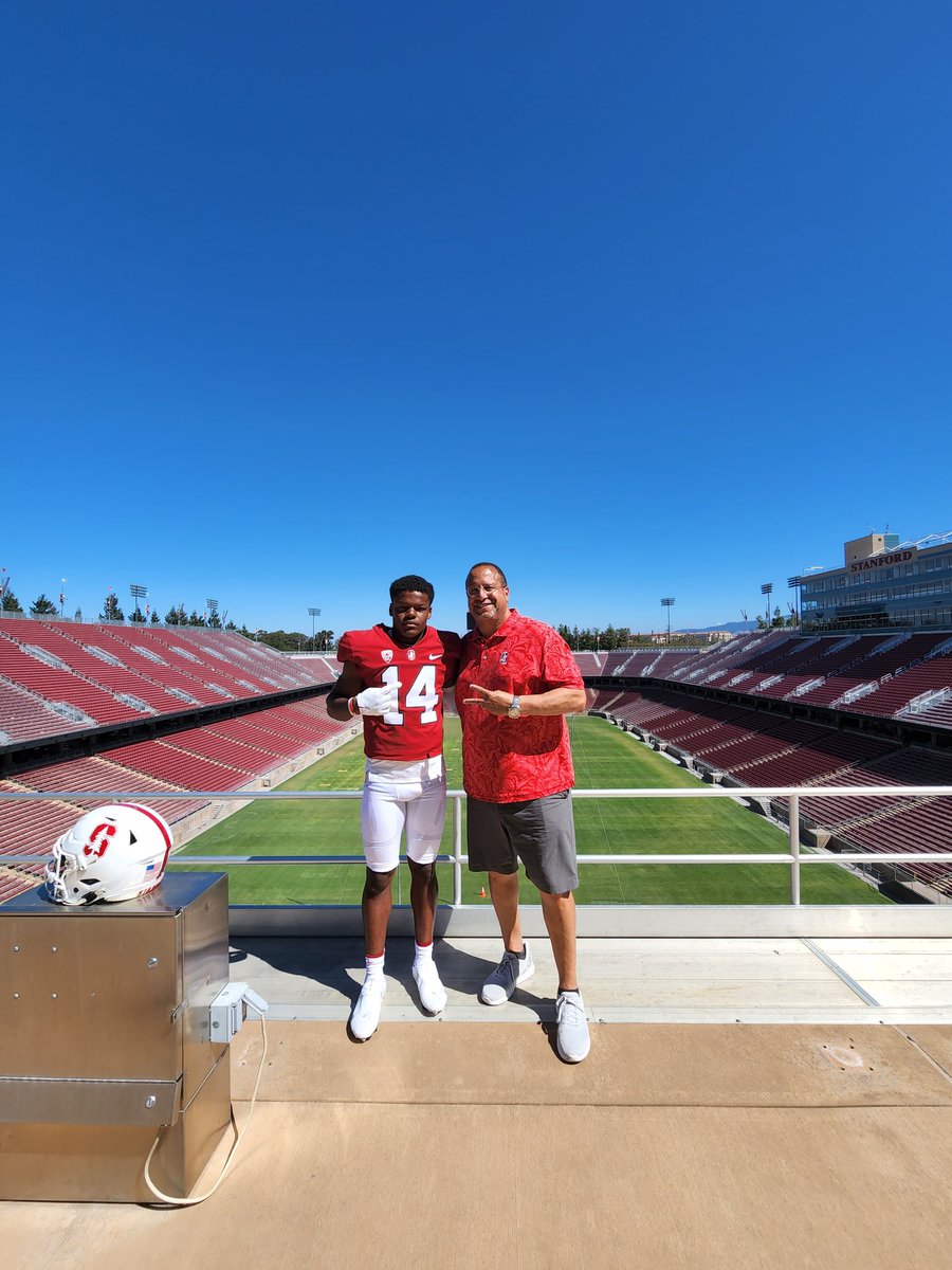 J_onovughe's tweet photo. Thank you @StanfordFball @tavitap @BKwrStanford and the rest of the staff for an amazing camp and unofficial visit. Can't wait to visit again next time! #stanfordtree #gocardinals https://t.co/ZuRGYqOz1N