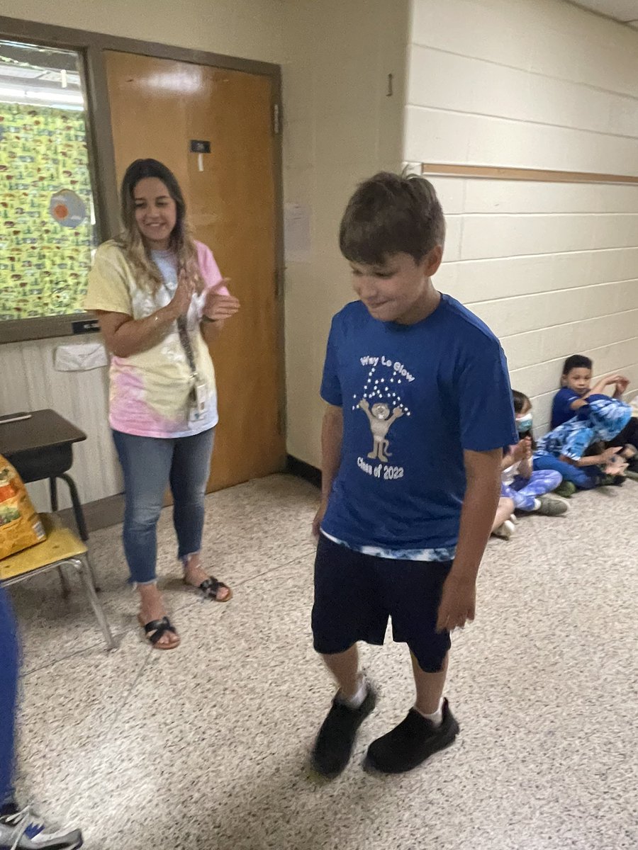 MissScoras_LP's tweet photo. And that’s a wrap! So proud of these kids, especially my 2 fourth graders ready for @LinwoodSchool56 https://t.co/WJ6J6RQabV