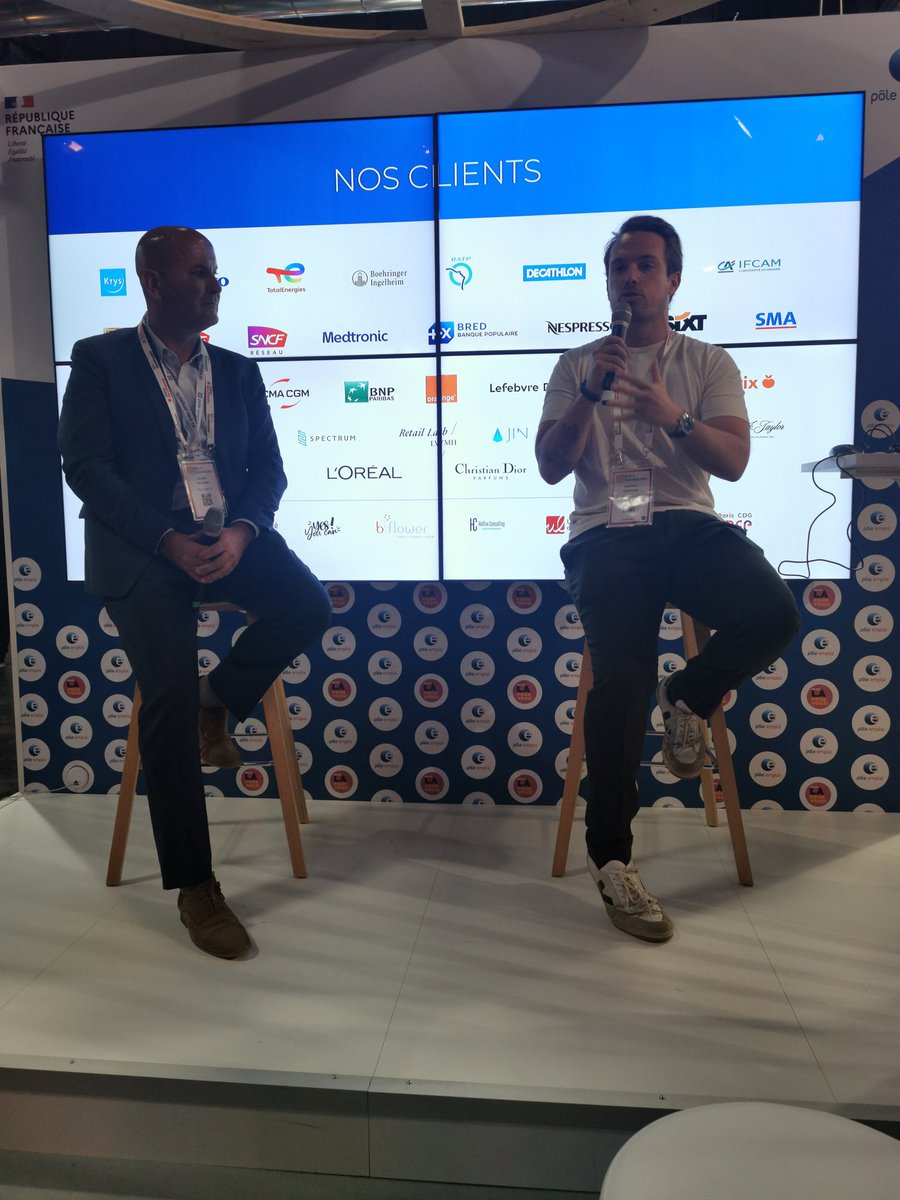 OPelvoizin's tweet photo. #VivaTech : présentation d'un projet que nous developpons avec la start-up @PitchboyVR : préparer les entretiens d'embauches avec un module de formation interactif avec le meilleur de la technologie "voix française #innovation #Emploi https://t.co/wMzvFfvXmJ