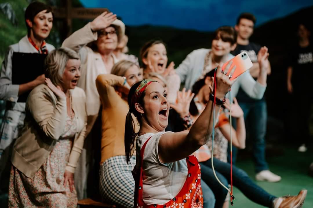 EM_Theatre's tweet photo. @thelittleleics 4* review for @KWProductions1 @GaryBarlow  https://t.co/Z4O5yMNFlD @whatsoninleics reviewer @KatieGReviews Definitely a show to add to your diary, or should we say, calendar. ...  the audience is emotionally hooked on this close knit community from the start https://t.co/Dp70ldxm7r
